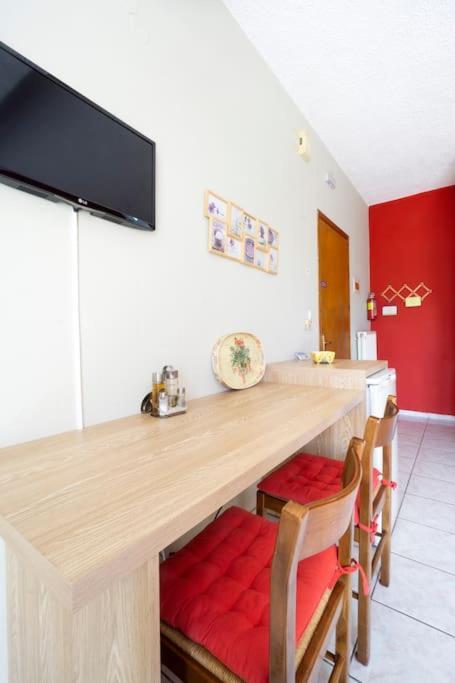 Steps From The Beach Aprt La Canea Exterior foto